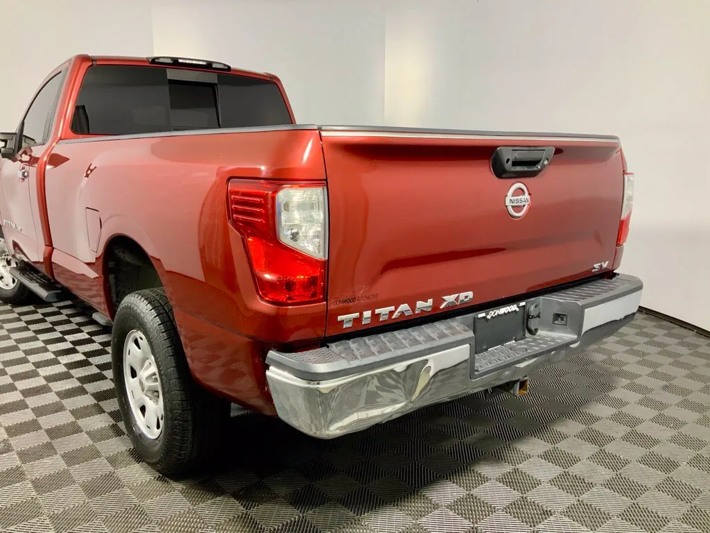 Nissan Titan photo 12