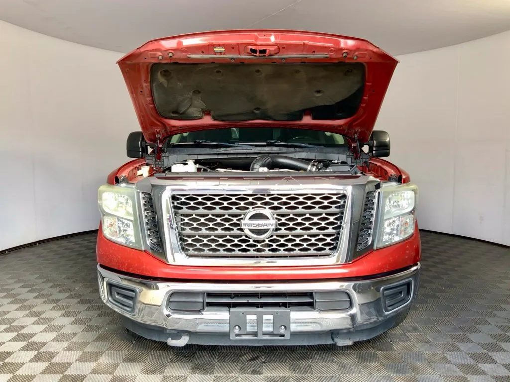 Nissan Titan photo 4