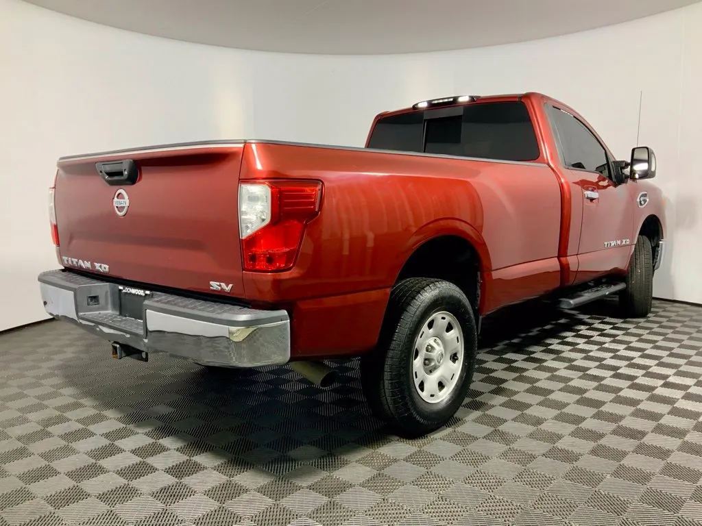 Nissan Titan photo 13