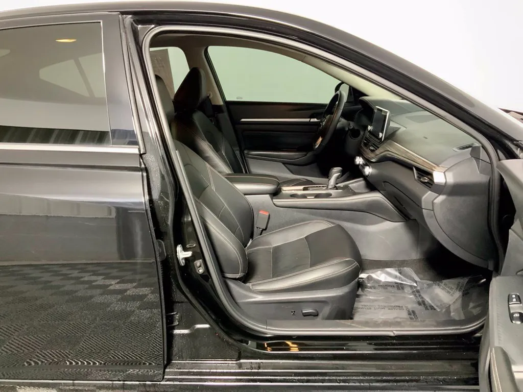 Nissan Altima photo 36