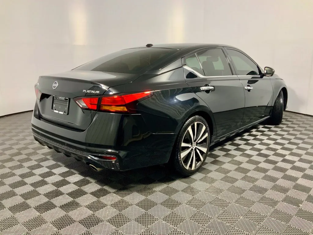 Nissan Altima photo 18