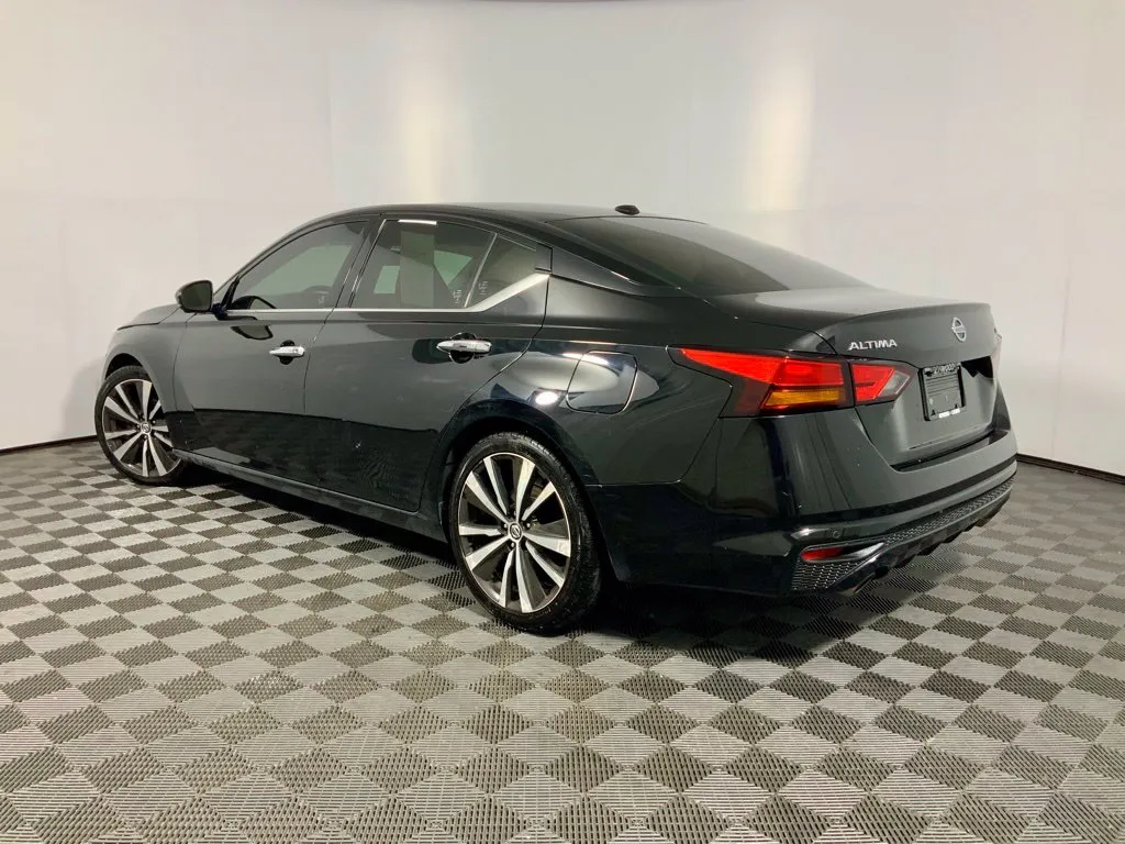 Nissan Altima photo 13