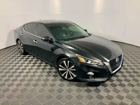 More photos of 2019 Nissan Altima 2.5 Platinum at Don Wood Ford Lincoln, OH