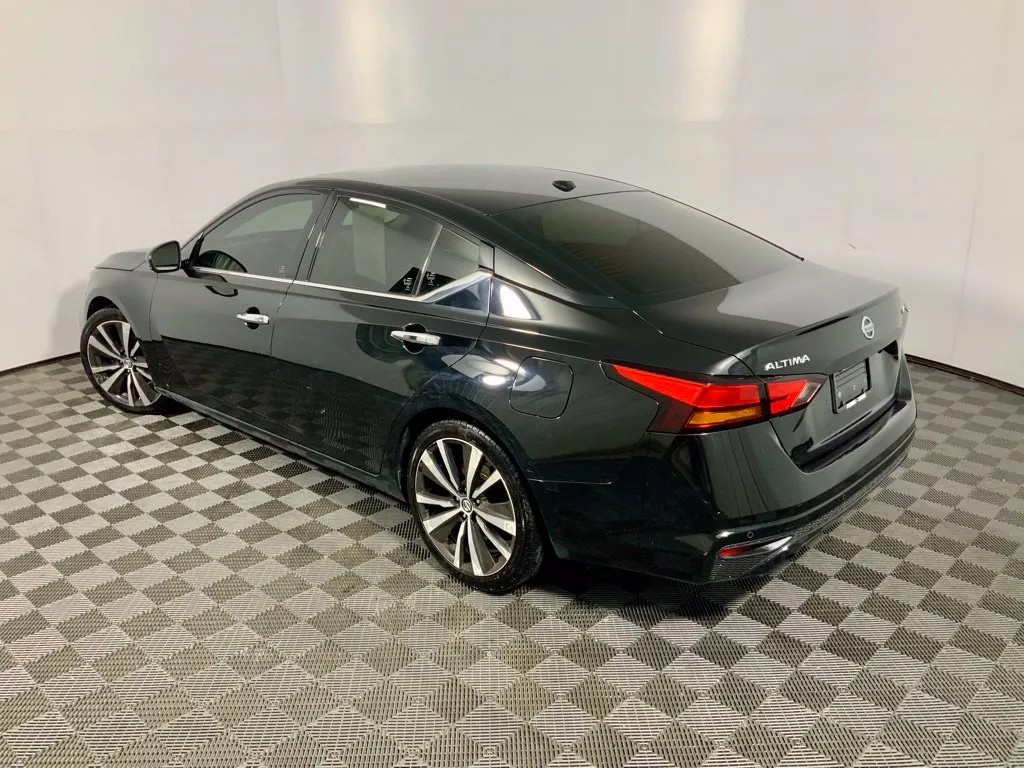 Nissan Altima photo 14