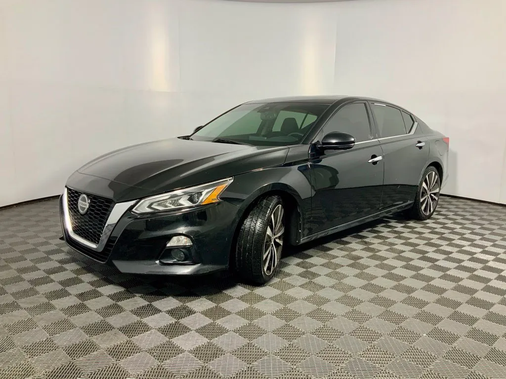 Nissan Altima photo 11