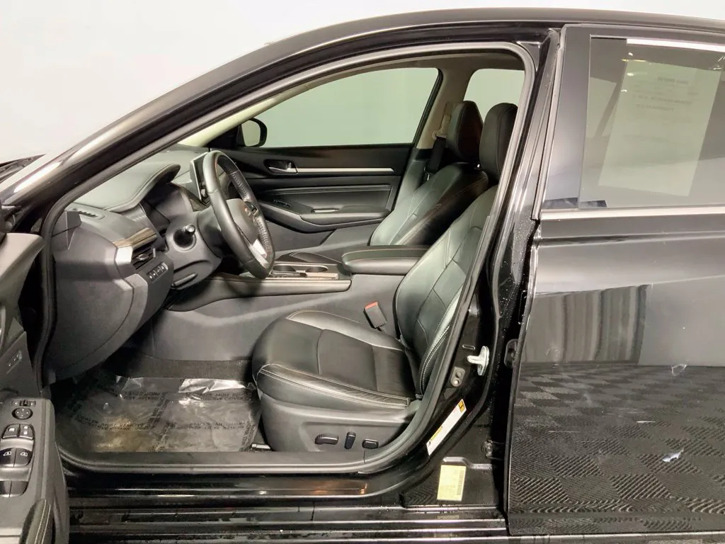 Nissan Altima photo 21