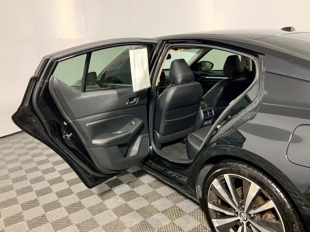 Nissan Altima photo 30