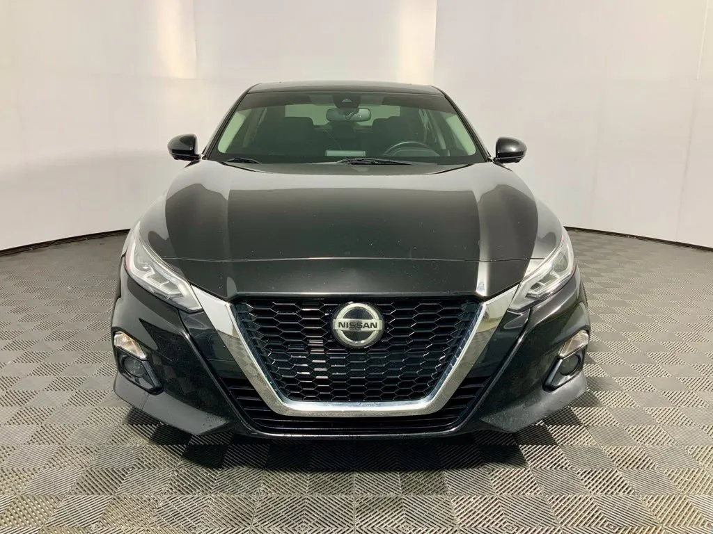 Nissan Altima photo 7