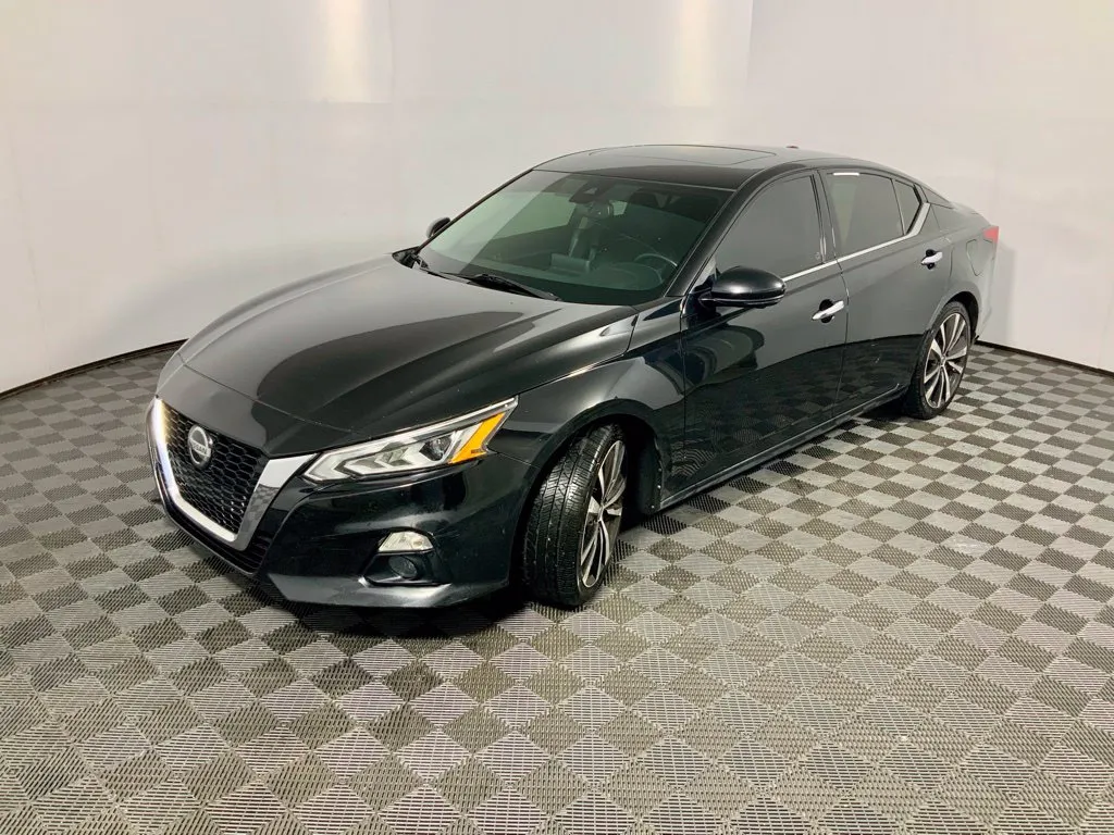 Nissan Altima photo 12