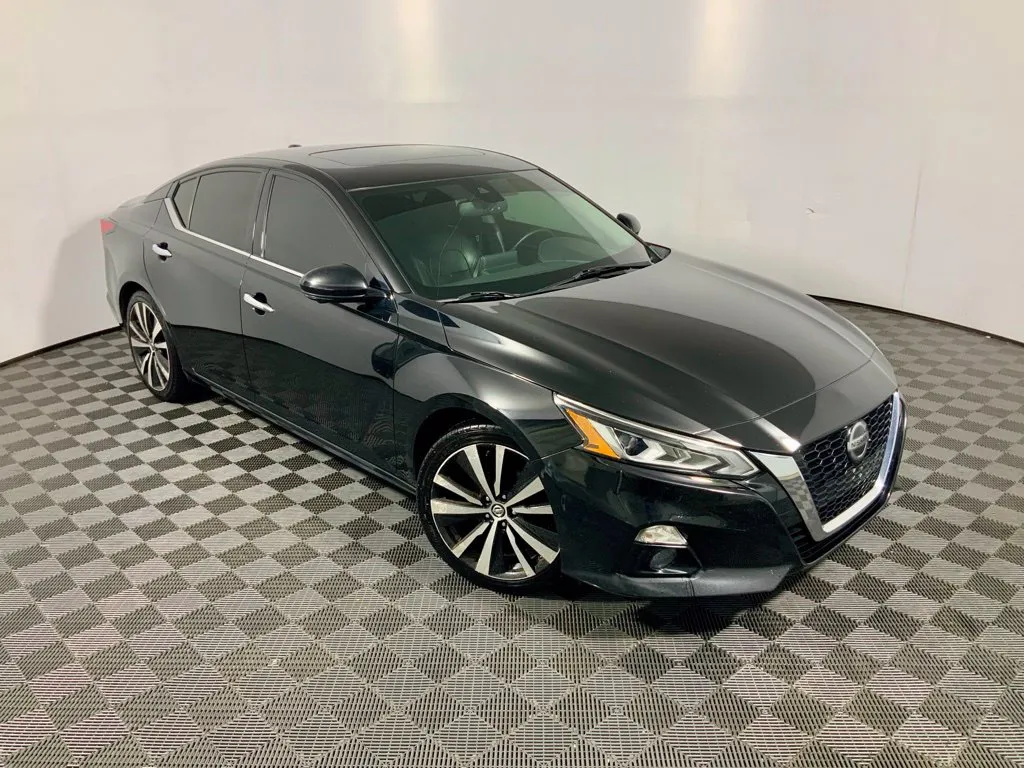 Nissan Altima photo 5