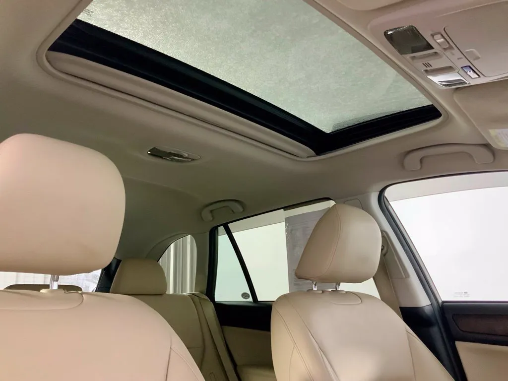Subaru Outback photo 2