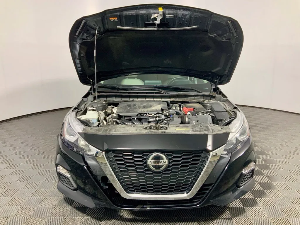 Nissan Altima photo 5