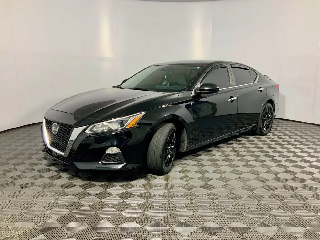 Nissan Altima photo 8