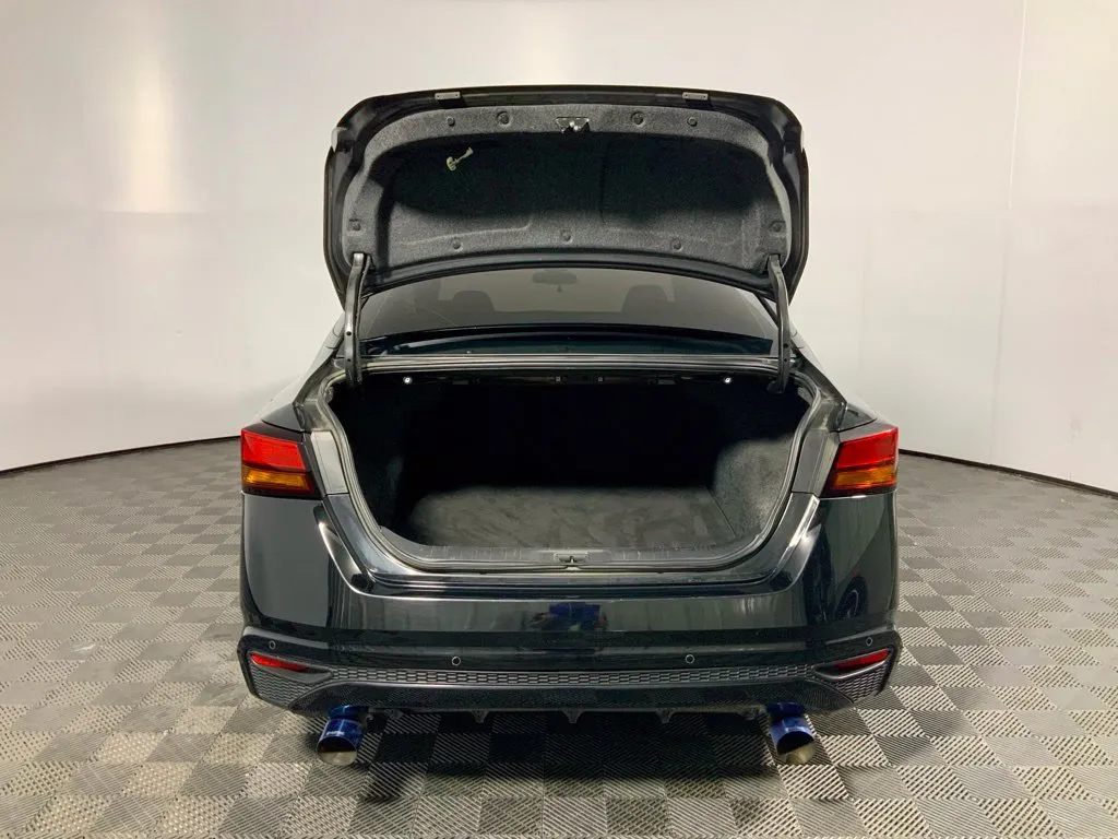 Nissan Altima photo 14