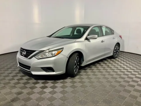 More photos of 2018 Nissan Altima 2.5 SV at Don Wood Ford Lincoln, OH