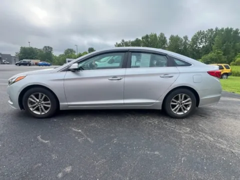 More photos of 2017 Hyundai Sonata at Don Wood Ford Lincoln, OH