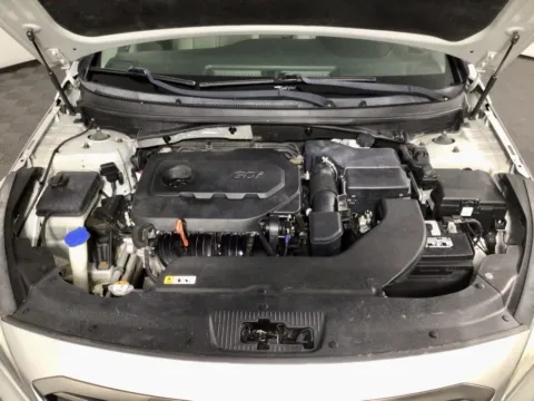 More photos of 2017 Hyundai Sonata at Don Wood Ford Lincoln, OH