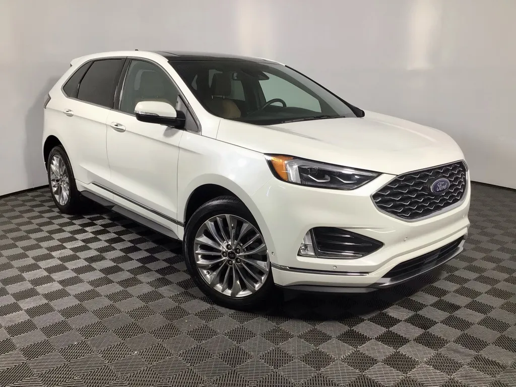 White 2024 Ford Edge Titanium for sale in Athens, OH