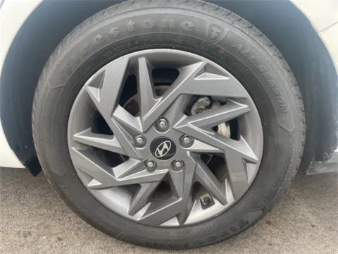 More photos of 2024 Hyundai Elantra SEL at Don Wood Ford Lincoln, OH