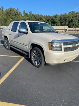 White 2013 Chevrolet Avalanche 1500 LTZ for sale in Athens, OH