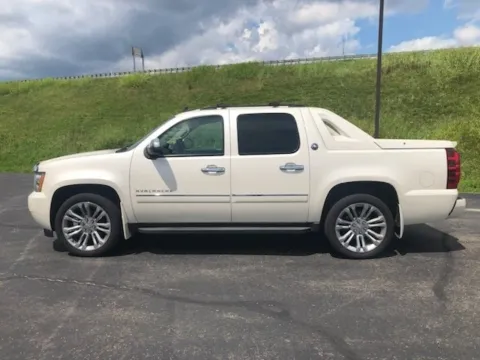 More photos of 2013 Chevrolet Avalanche 1500 LTZ at Don Wood Ford Lincoln, OH