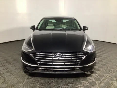 More photos of 2022 Hyundai Sonata Hybrid Limited at Don Wood Ford Lincoln, OH