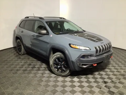 More photos of 2015 Jeep Cherokee Trailhawk at Don Wood Ford Lincoln, OH