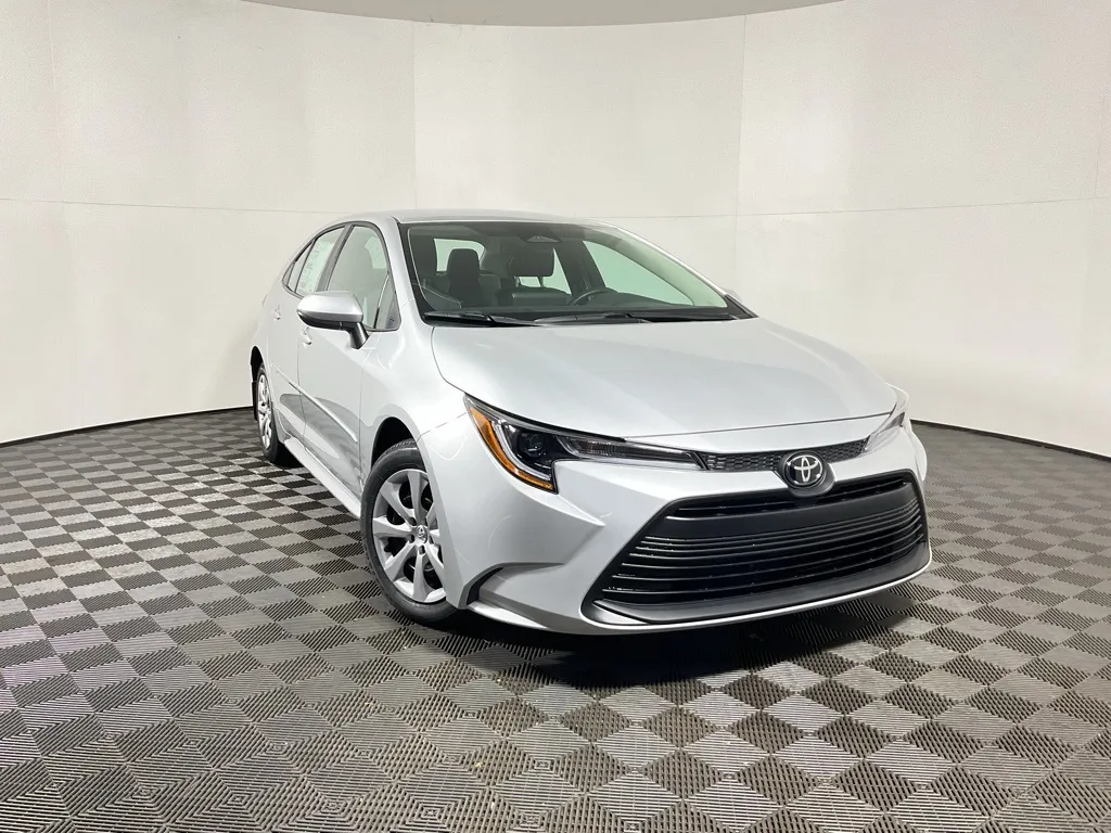 2026 Toyota Corolla LE's photo