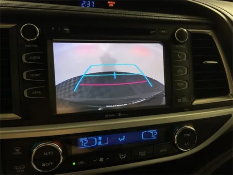 More photos of 2015 Toyota Highlander XLE V6 at Don Wood Toyota, OH