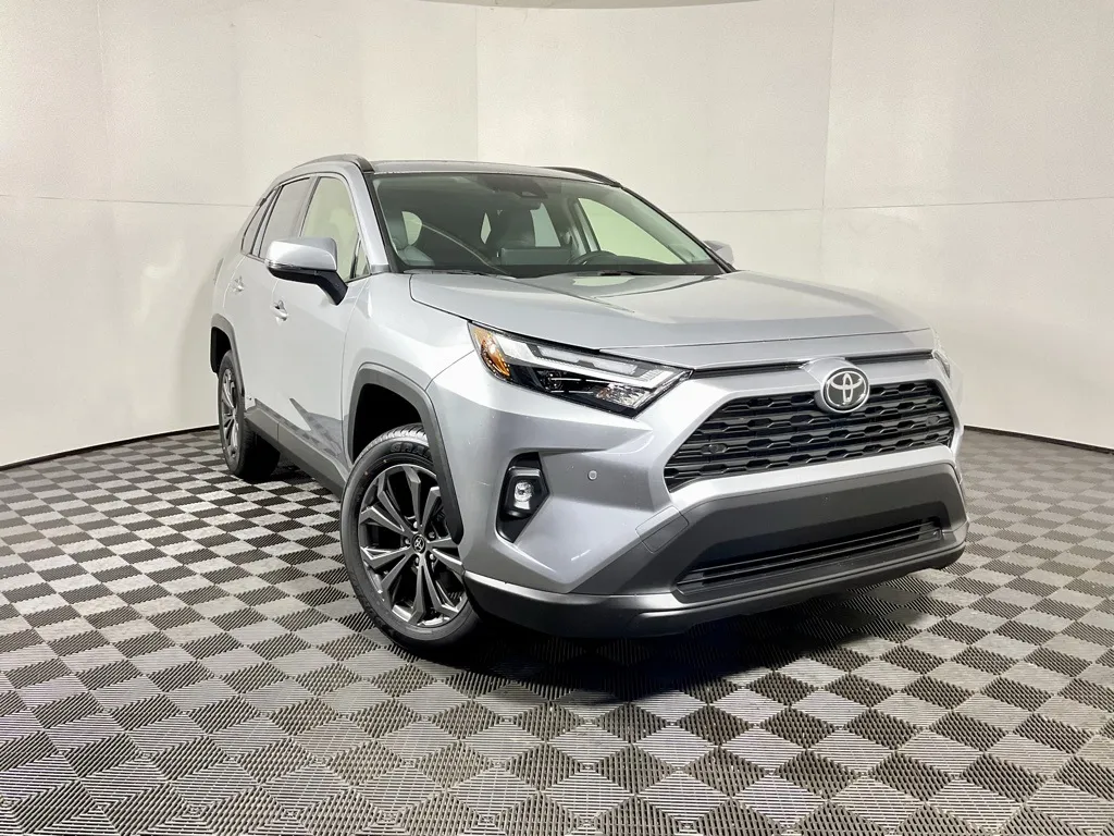 2025 Toyota RAV4 XLE Premium's photo