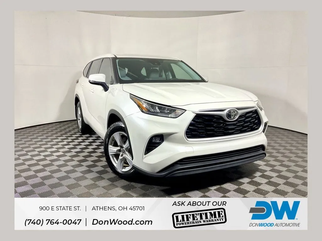 White 2020 Toyota Highlander LE for sale in Athens, OH