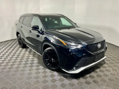 More photos of 2025 Toyota Highlander XSE at Don Wood Toyota, OH