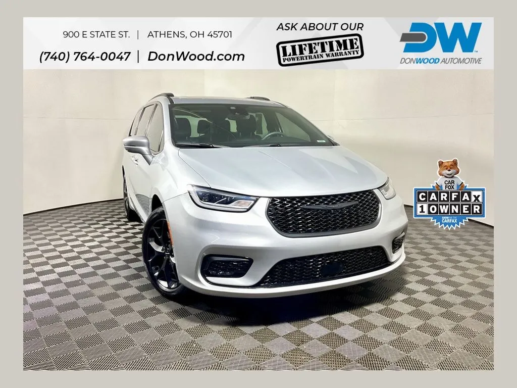 Silver 2022 Chrysler Pacifica Touring L for sale in Athens, OH