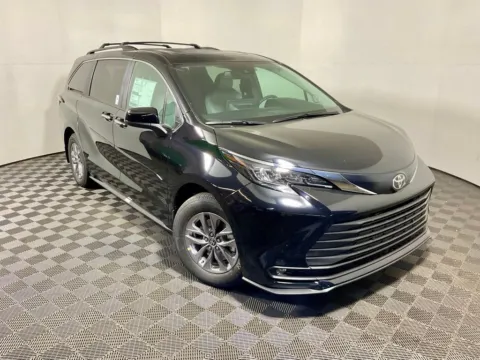More photos of 2026 Toyota Sienna XLE at Don Wood Toyota, OH