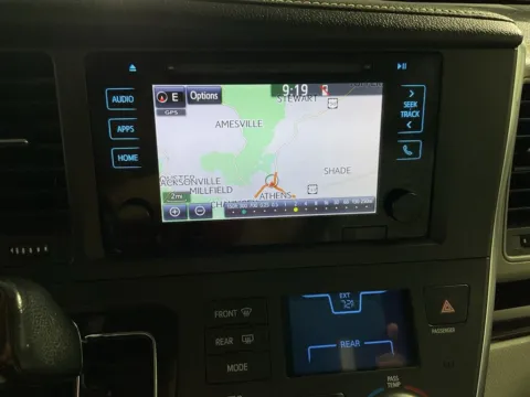 More photos of 2017 Toyota Sienna XLE at Don Wood Toyota, OH