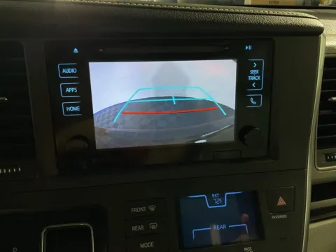 More photos of 2017 Toyota Sienna XLE at Don Wood Toyota, OH