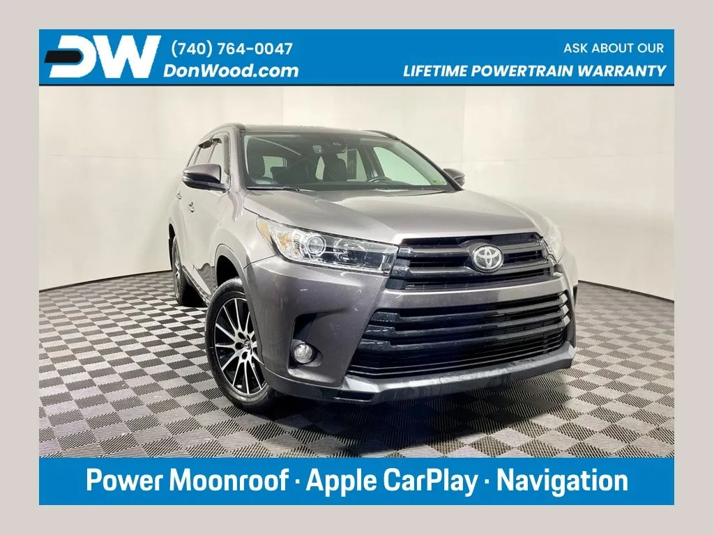 Gray 2017 Toyota Highlander SE for sale in Athens, OH