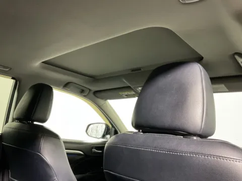 More photos of 2017 Toyota Highlander SE at Don Wood Toyota, OH