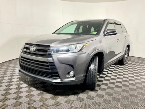 Photos of 2017 Toyota Highlander SE for sale in Athens, OH at Don Wood Toyota