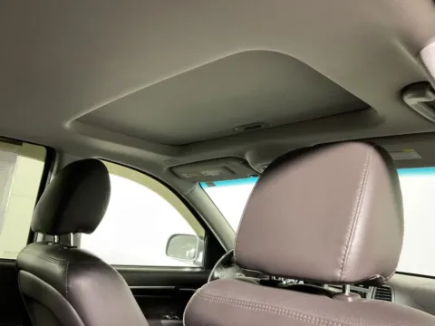 More photos of 2011 Hyundai Santa Fe Limited at Don Wood Toyota, OH