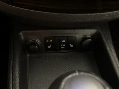 More photos of 2011 Hyundai Santa Fe Limited at Don Wood Toyota, OH