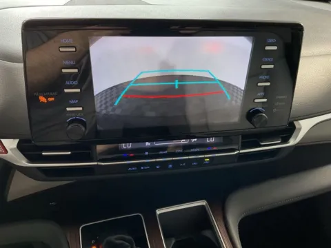 More photos of 2023 Toyota Sienna LE at Don Wood Toyota, OH