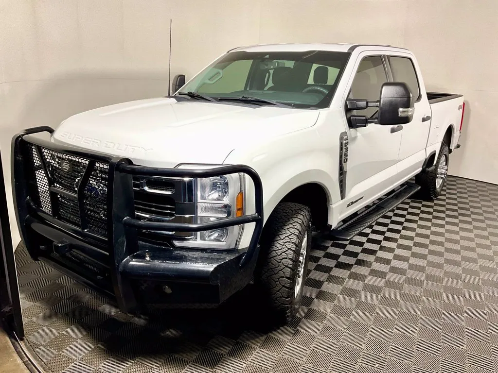 Ford F350SD photo 8