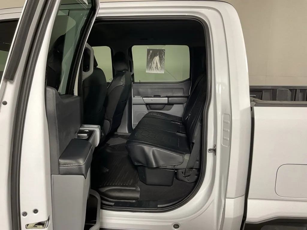 Ford F350SD photo 29
