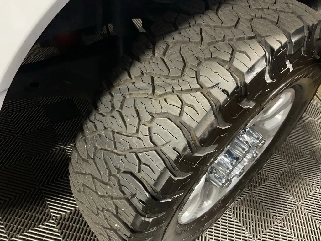 Ford F350SD photo 35