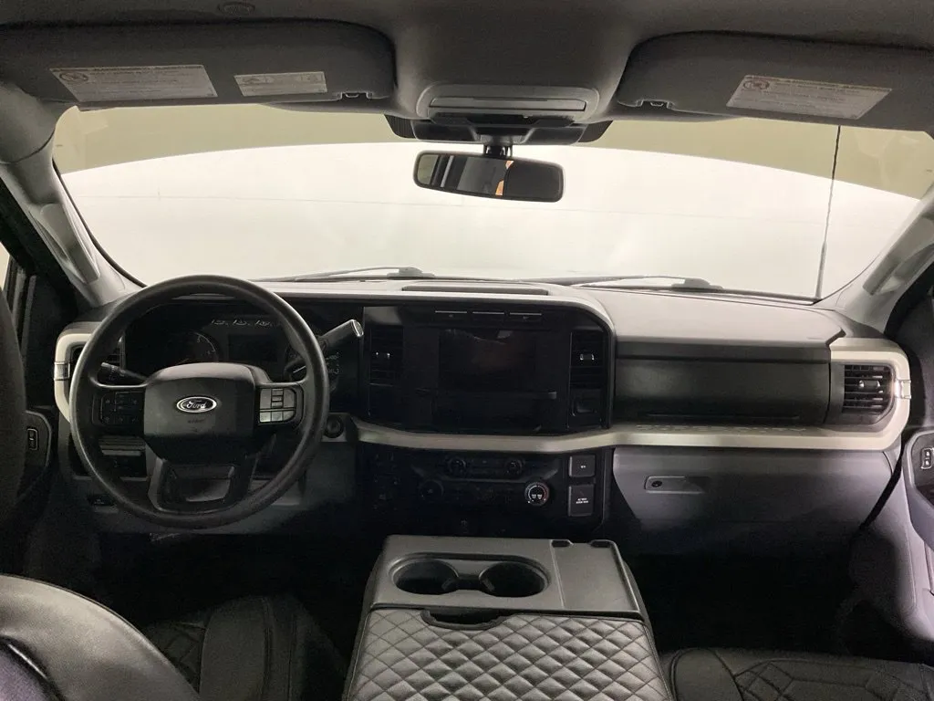 Ford F350SD photo 20