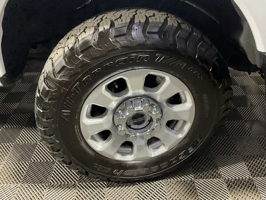 Ford F350SD photo 36