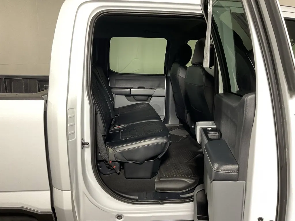Ford F350SD photo 31