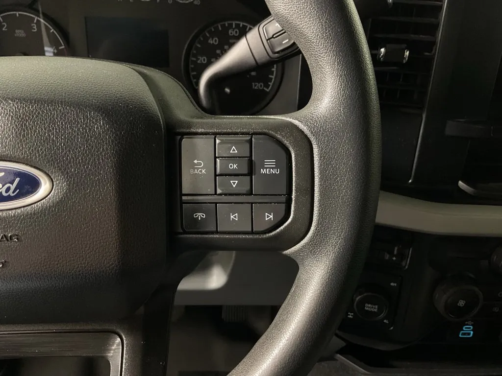 Ford F350SD photo 25
