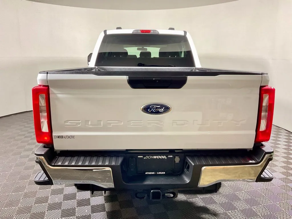 Ford F350SD photo 12